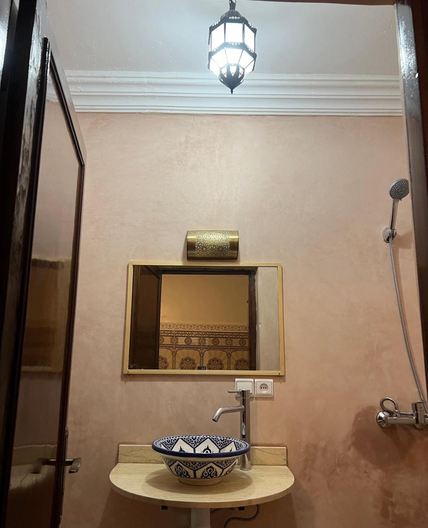Habibi Riad&Hostel มาร์ราเกช ภายนอก รูปภาพ