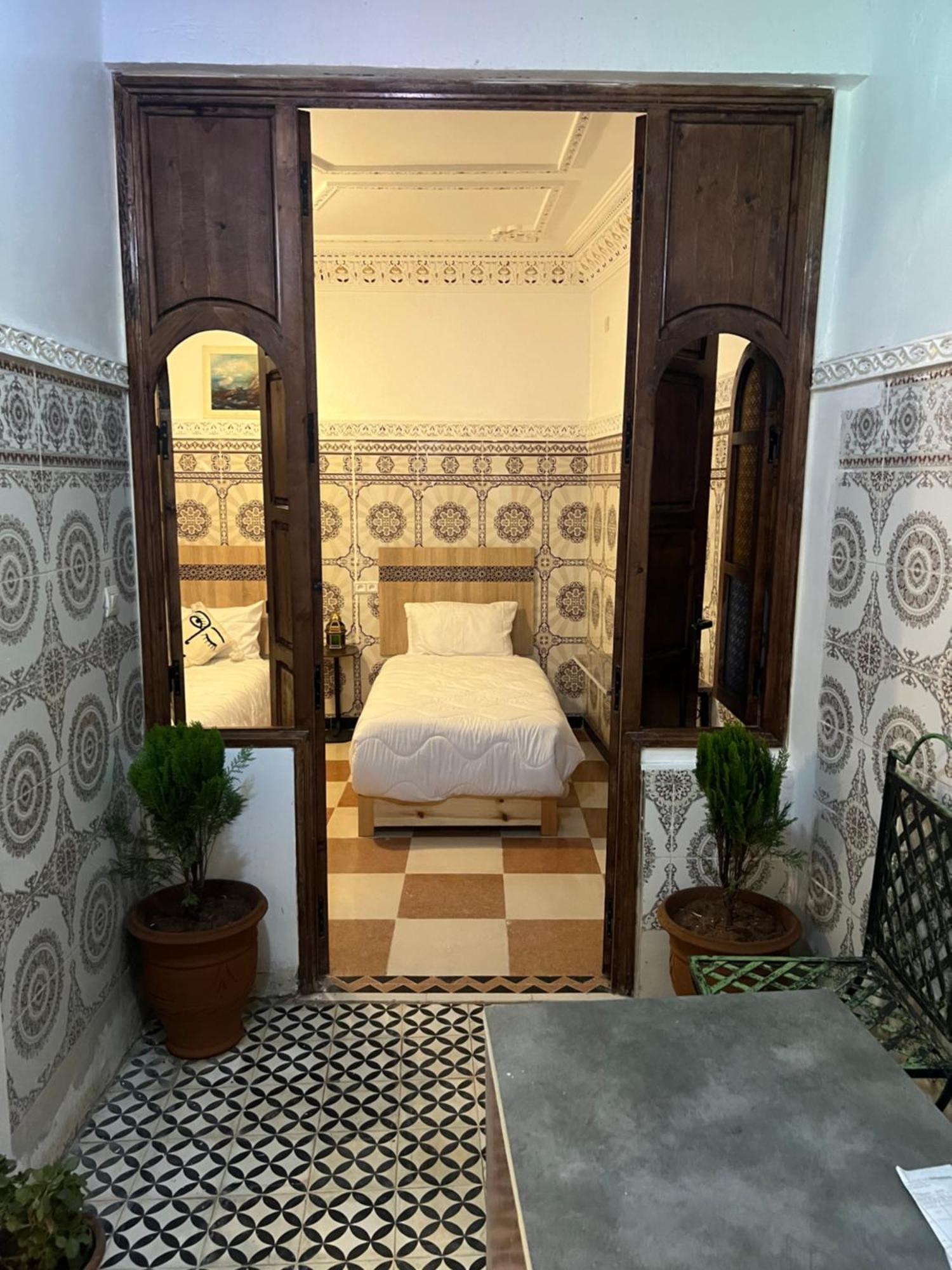 Habibi Riad&Hostel มาร์ราเกช ภายนอก รูปภาพ